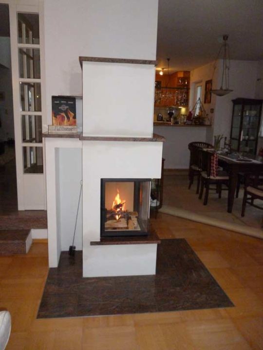 Fertiger Heizkamin mit Feuer