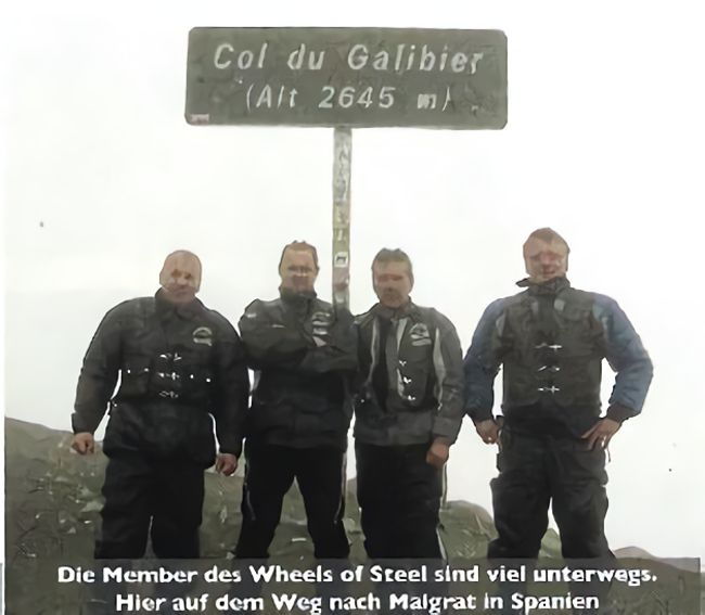 Members des Wheels of Steel unterwegs